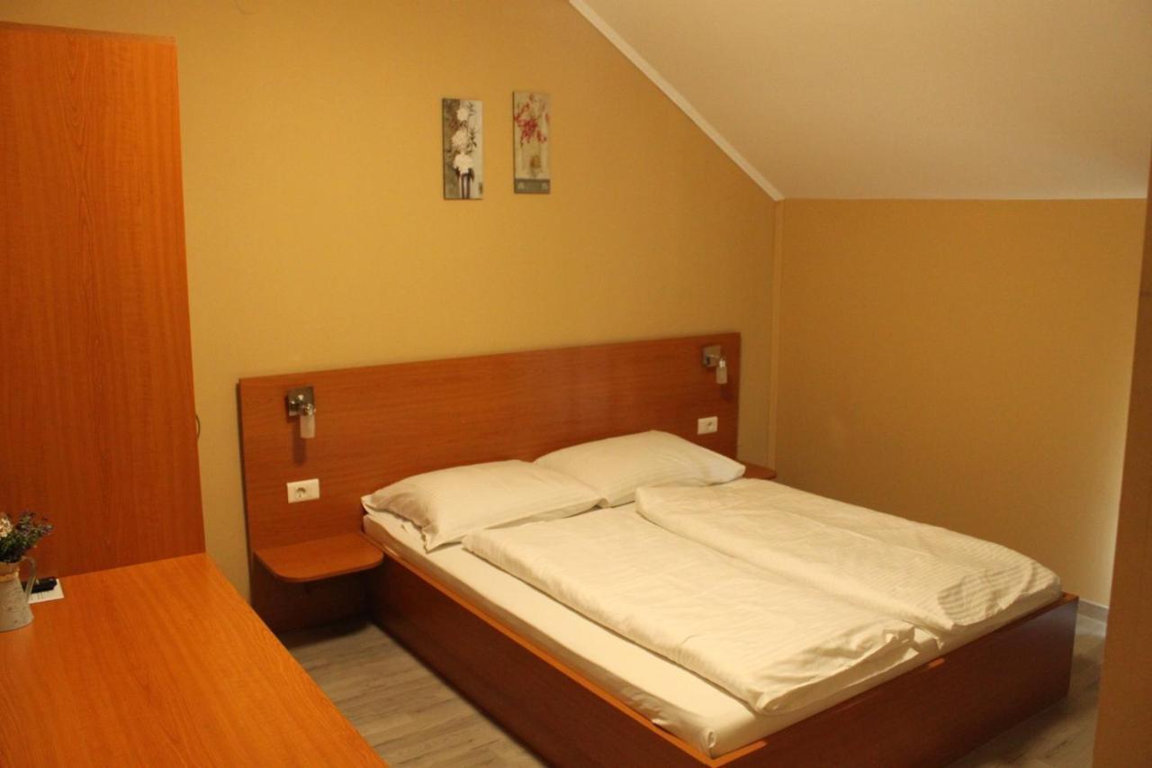 Guesthouse Rezekov Podrum Jastrebarsko Ngoại thất bức ảnh