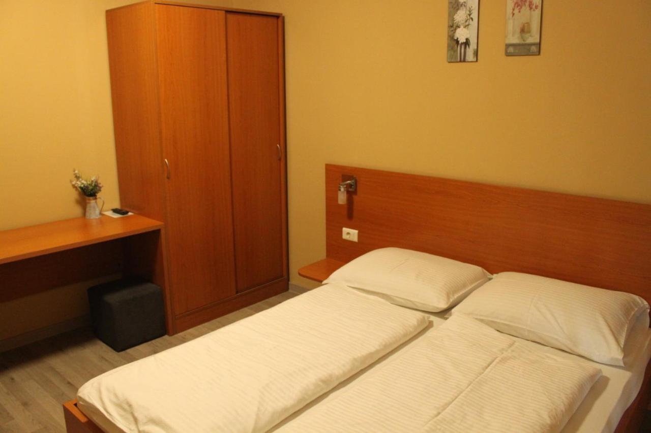 Guesthouse Rezekov Podrum Jastrebarsko Ngoại thất bức ảnh