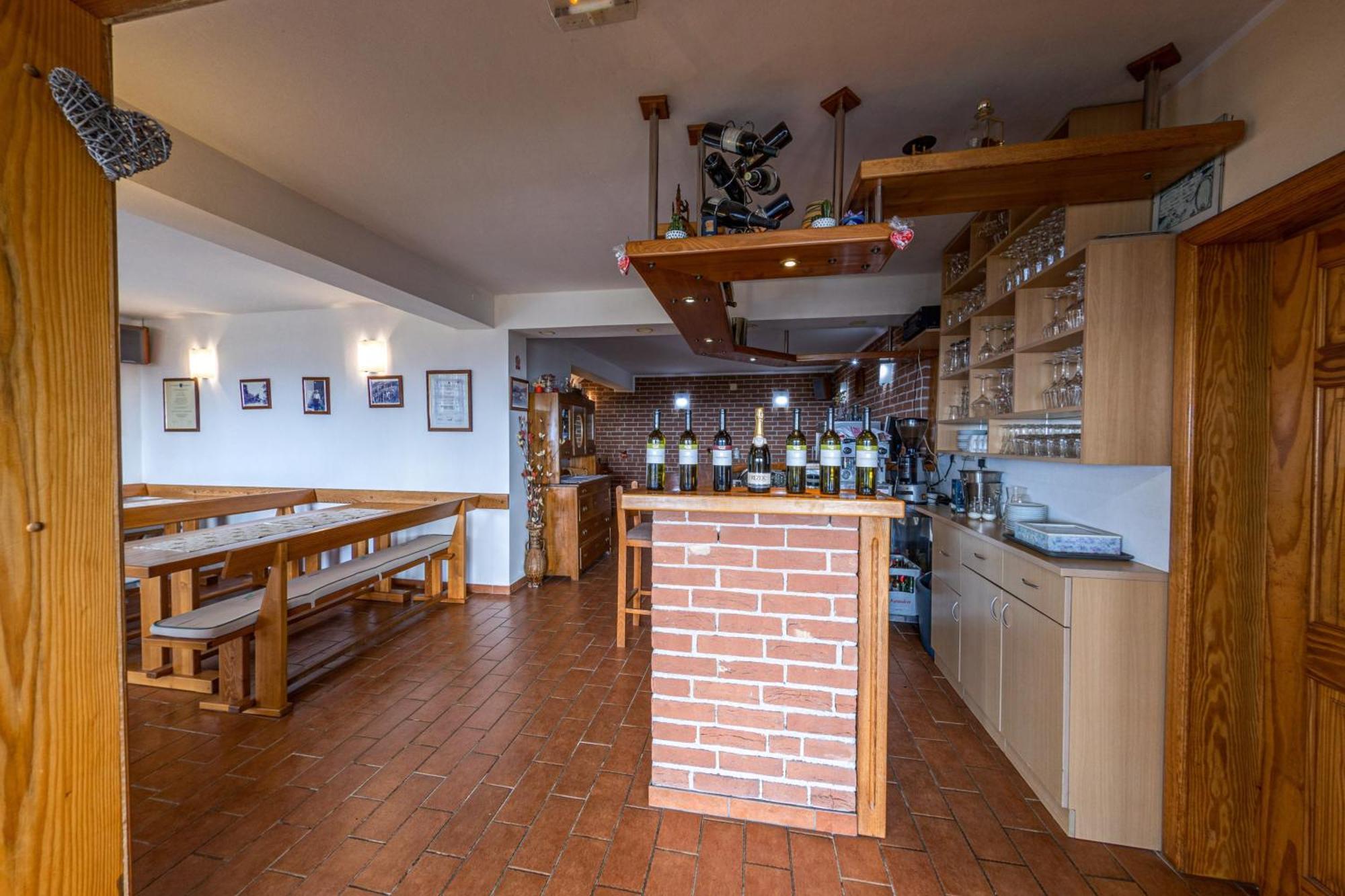 Guesthouse Rezekov Podrum Jastrebarsko Ngoại thất bức ảnh